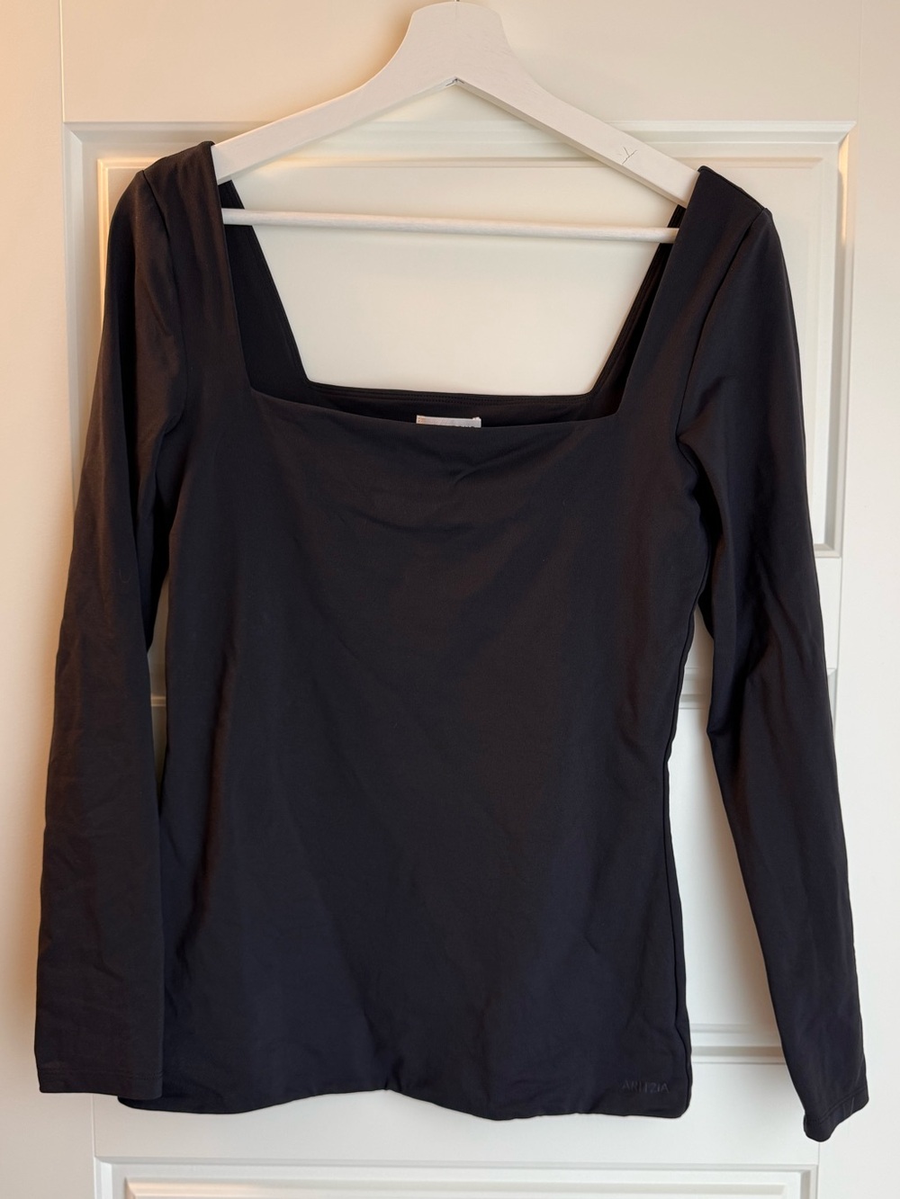 Aritzia Contour Squareneck Longsleeve (black / L)